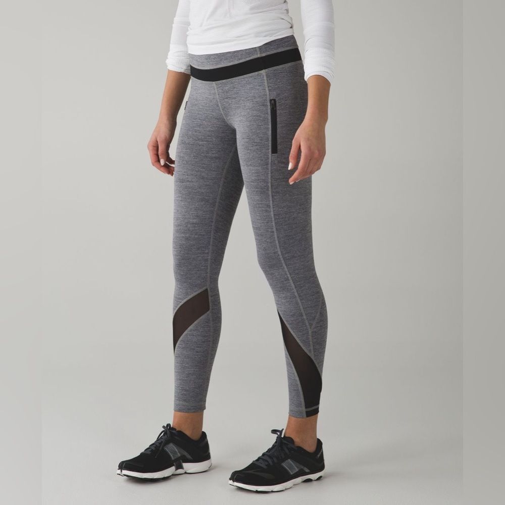 Lululemon Size 2 Inspire Tight II (Mesh) Space Dye Camo Black Crop Leggings
